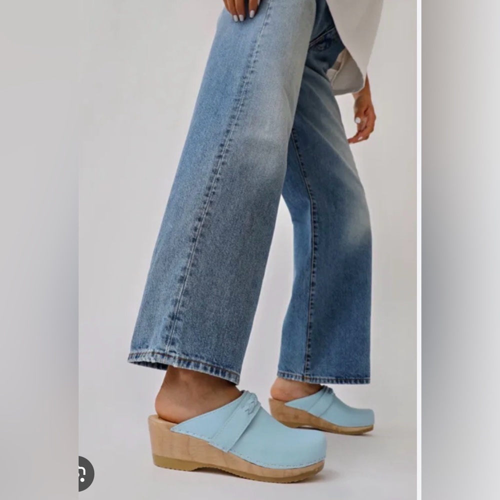 No.6 Bridget clogs on mid-wedge in light blue 8.5